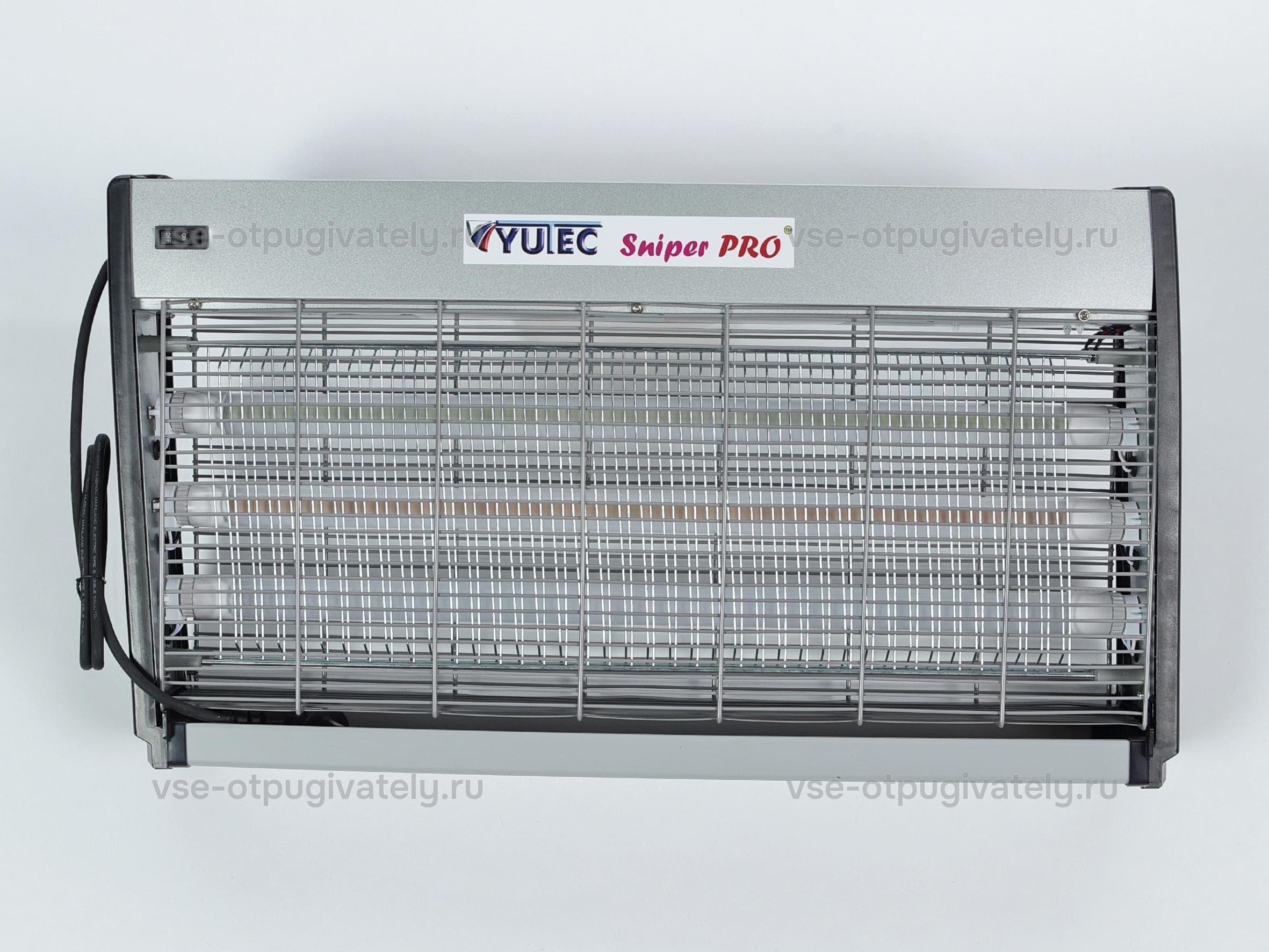 Уничтожитель летающих насекомых с высоковольтной сеткой YUTEC Sniper PRO SNIP-40 Al — вид спереди