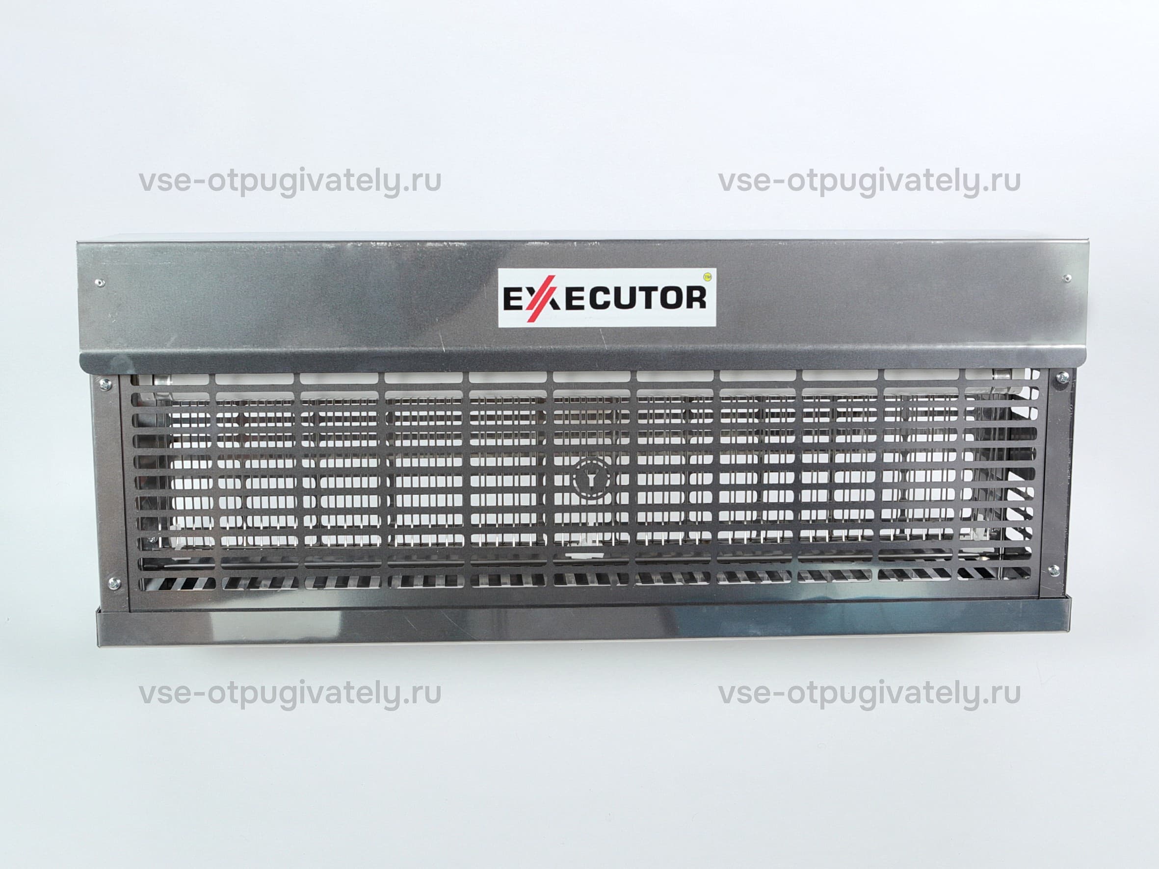 Уничтожитель летающих насекомых с высоковольтной сеткой YUTEC Executor EX-80 Zn — вид спереди: оцинкованный корпус с табличкой Executor, частая решётка и логотип на внутренней сетке