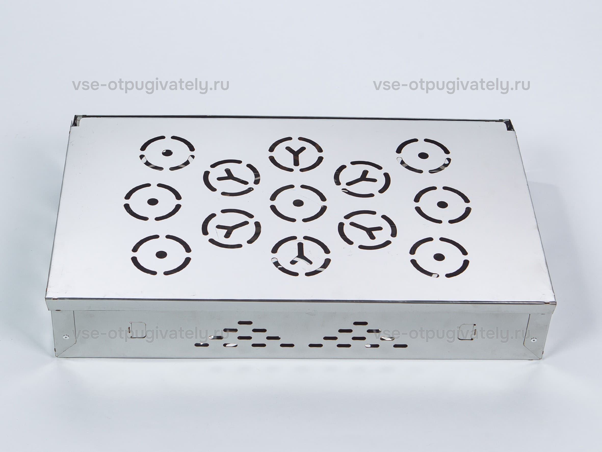 Многоместная живоловка для крыс YUTEC Rodent Trap Multi RTR-9 Zn — вид сверху: крышка в кольцевых прорезях с буквами Y, два ряда щелей ёлочкой на боковой стенке