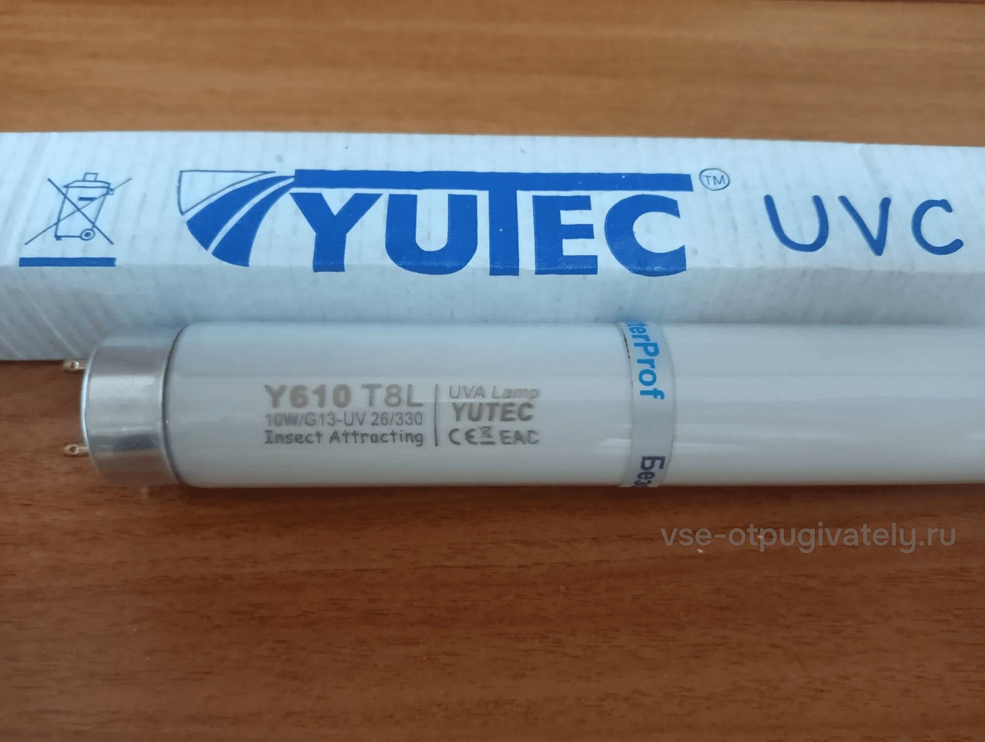 Безосколочная инсектицидная лампа YUTEC Y610 S'Prof, 10 Вт, T8, цоколь G13 — лампа в безосколочном исполнении с маркировкой