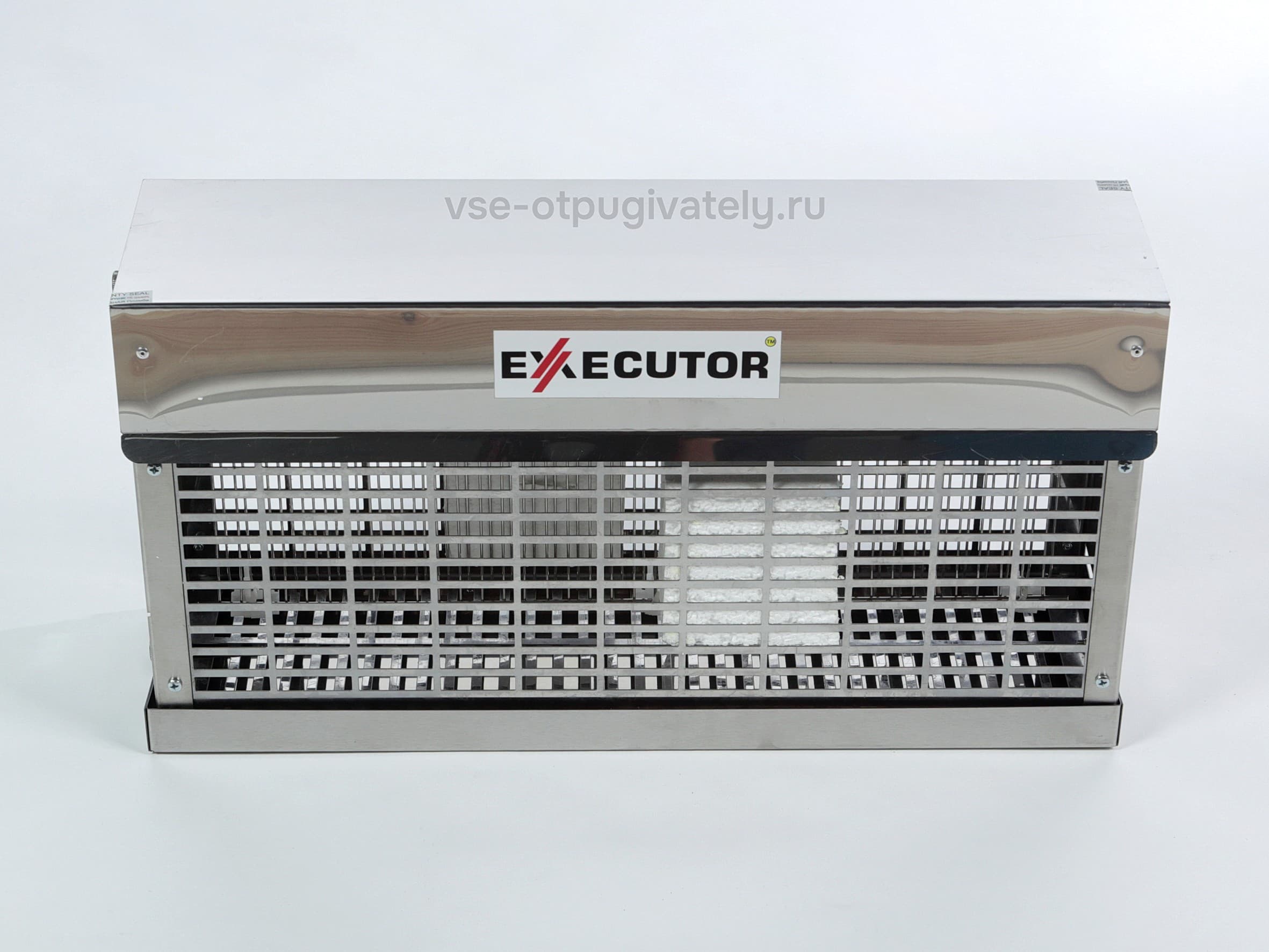 Уничтожитель летающих насекомых с высоковольтной сеткой YUTEC Executor EX-30 S/St — вид спереди